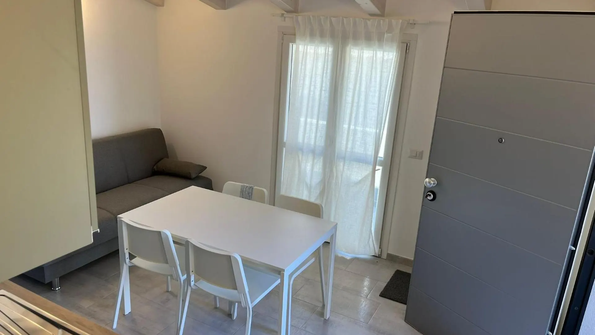 Luciano Home Гоннеза Италия